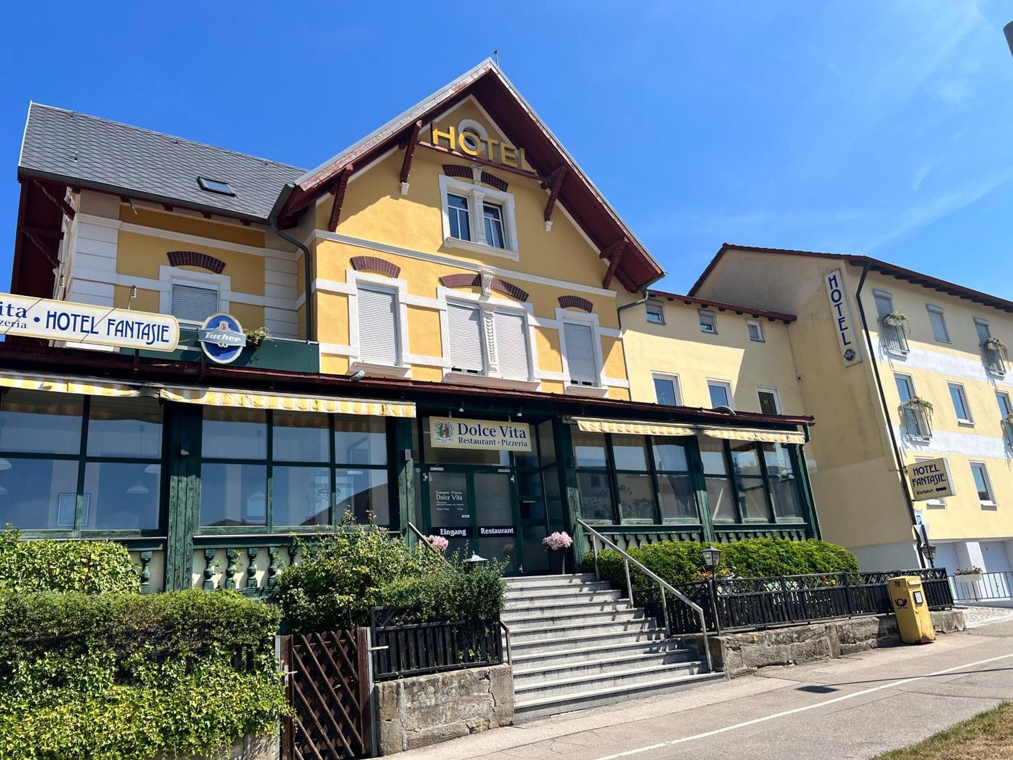Hotel Fantasie Ансбах Екстериор снимка