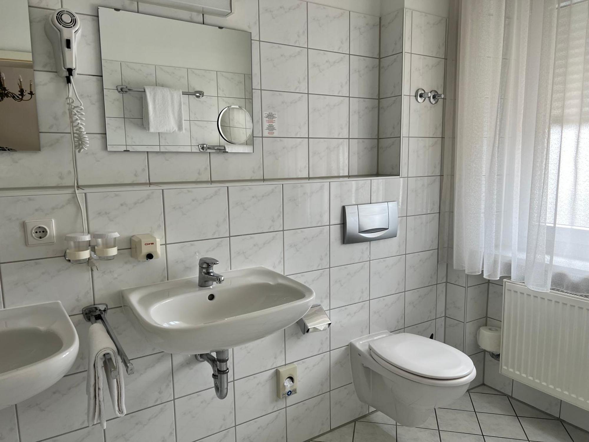 Hotel Fantasie Ансбах Екстериор снимка
