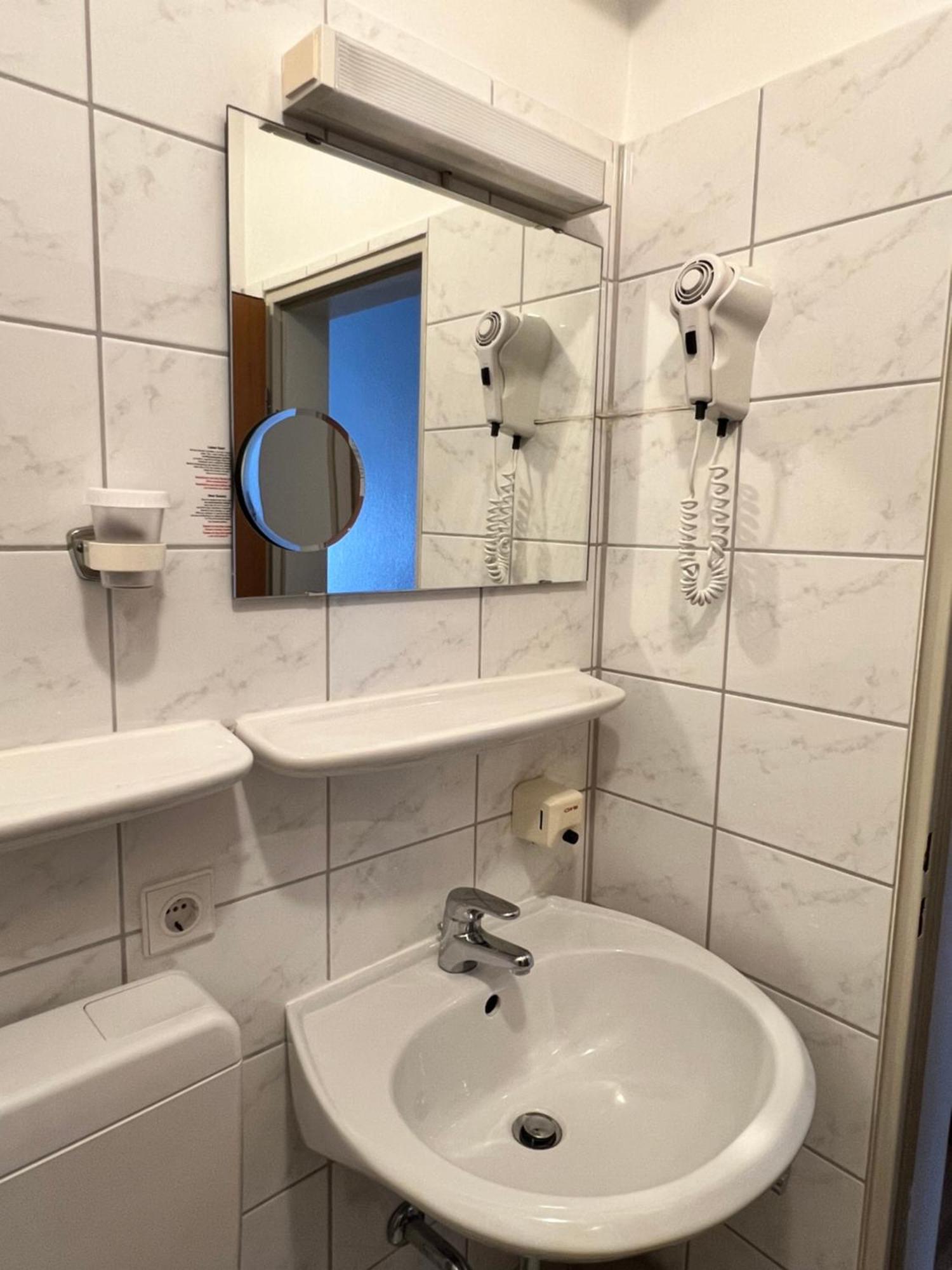 Hotel Fantasie Ансбах Екстериор снимка